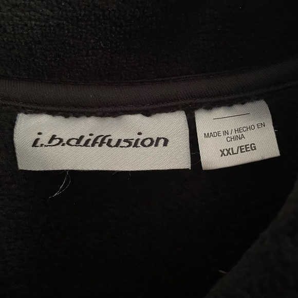 IB Diffusion Women’s Black Fleece Vest - Picture 3 of 3